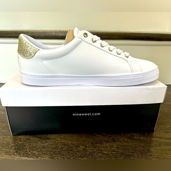 #NWT!! Rare NINE WEST Gold Metallic Gatsby Sneakers Sz 9.5!! With Original Box! - Picture 6 of 7